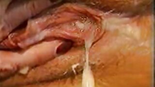 Debela prsasta domaći porn beba masturbira